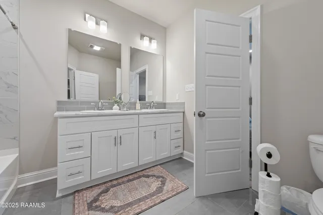 $795,000 | 117 Firethorn Drive, Youngsville, LA 70592