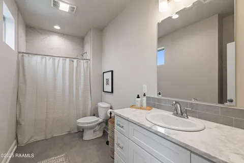 $795,000 | 117 Firethorn Drive, Youngsville, LA 70592