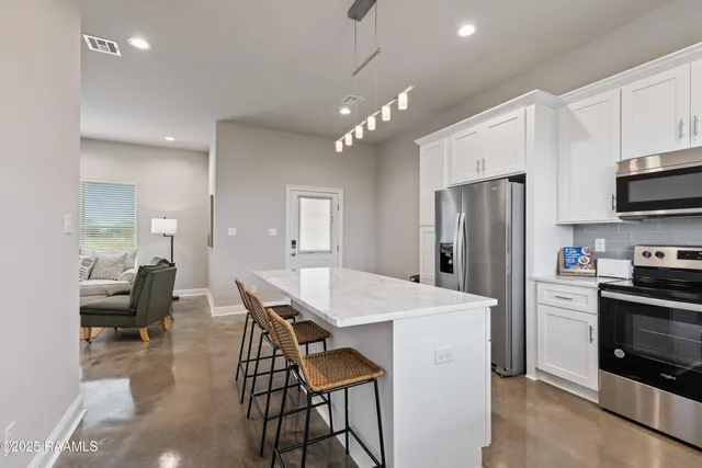 $795,000 | 117 Firethorn Drive, Youngsville, LA 70592