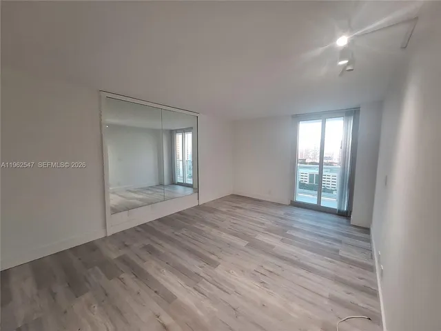 $3,200 | 100 Bayview Drive, Unit 2028, Sunny Isles Beach, FL 33160