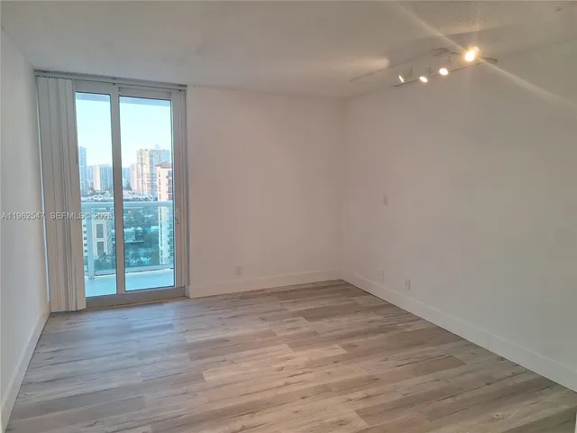 $3,200 | 100 Bayview Drive, Unit 2028, Sunny Isles Beach, FL 33160