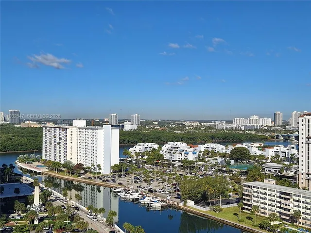 $3,200 | 100 Bayview Drive, Unit 2028, Sunny Isles Beach, FL 33160