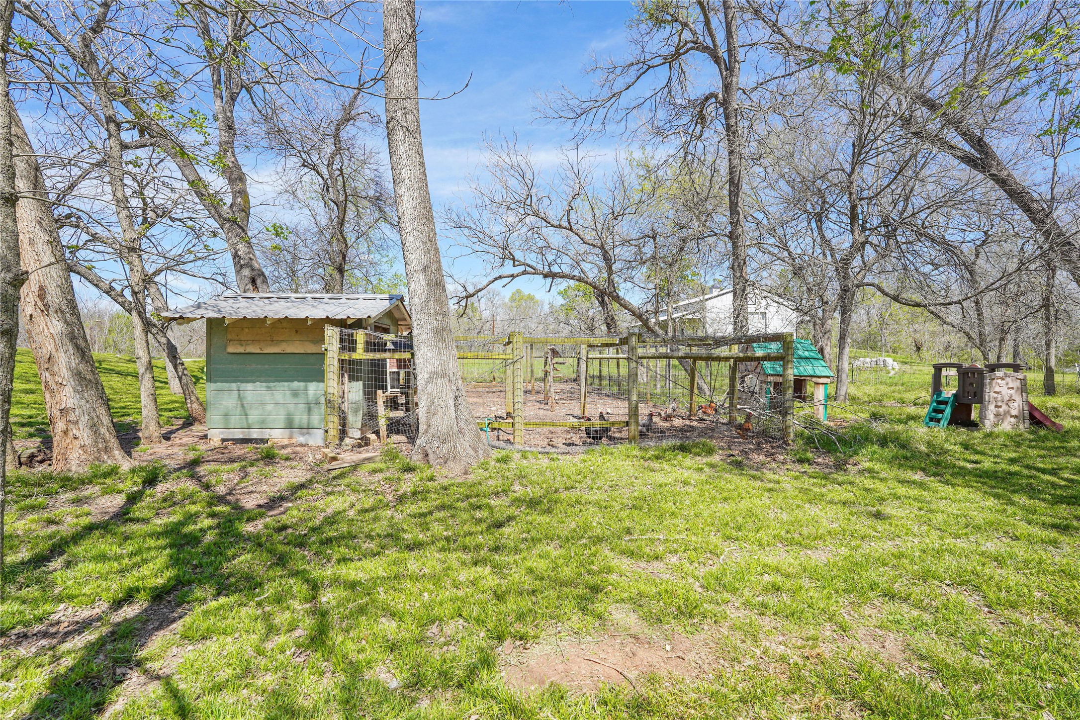 41712 Harpers Church Road Hempstead, TX 77445 - Photo 49 of 50 Chicken coop w fencing