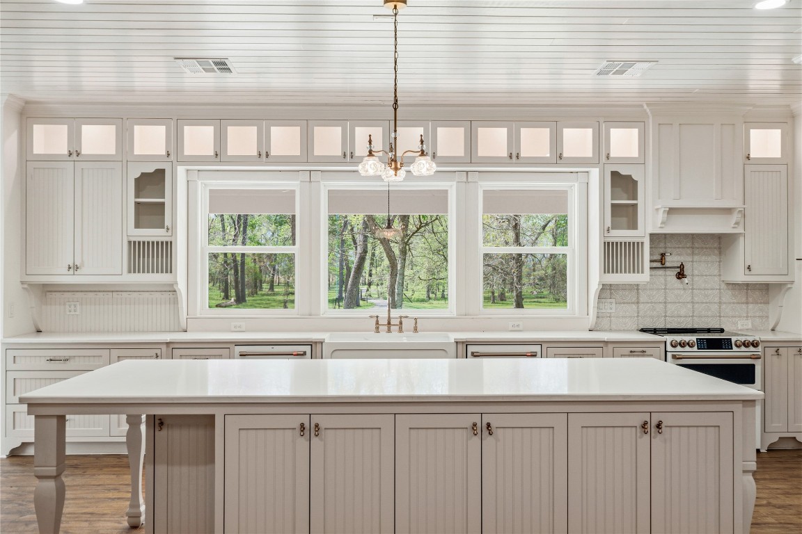 41712 Harpers Church Road Hempstead, TX 77445 - Photo 8 of 50 a kitchen with a sink and a window