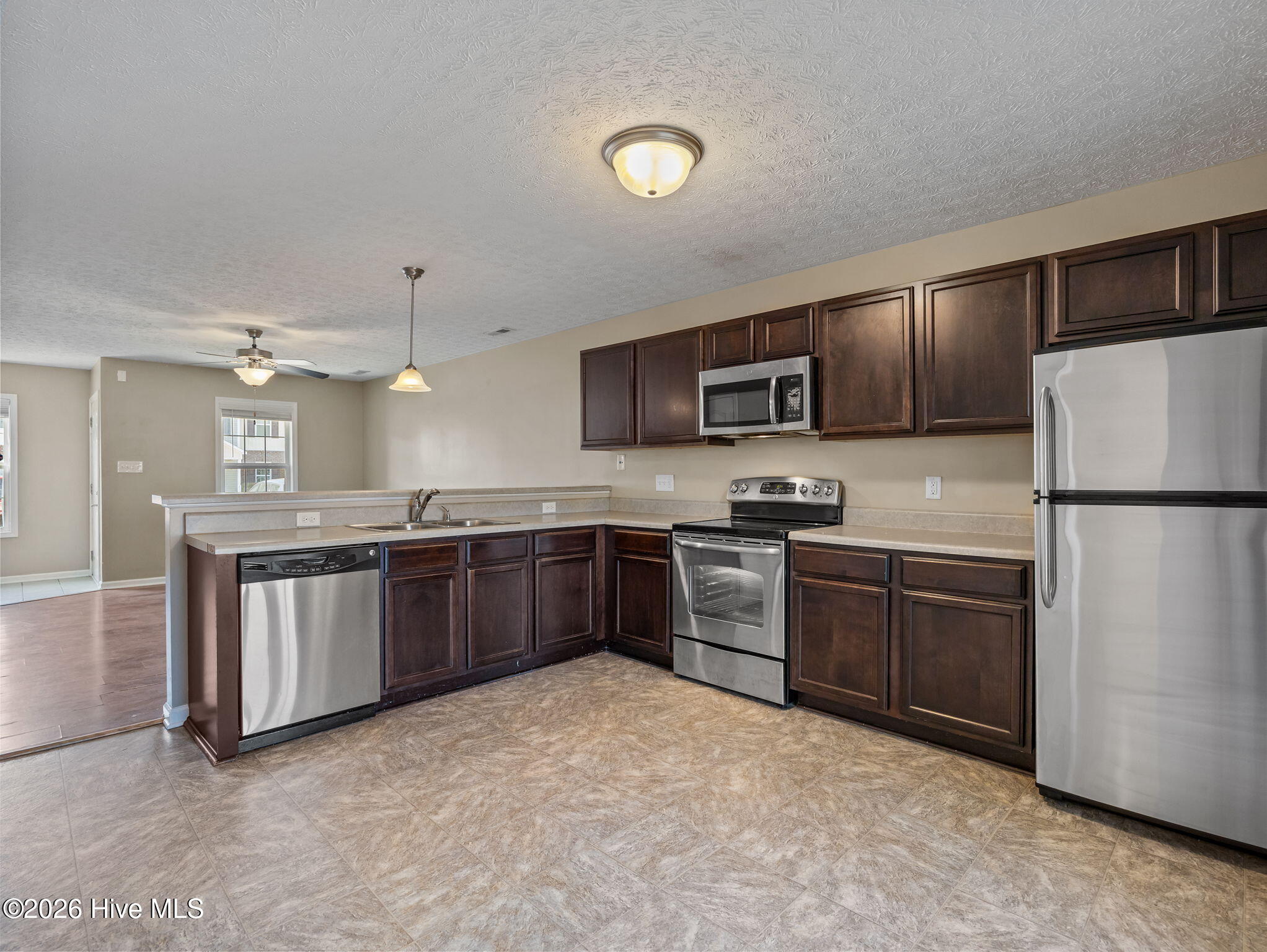 504 Cider Hill Road Jacksonville, NC 28546 - Photo 4 of 19 9-web-or-mls-504 Cider Hill Rd. 15