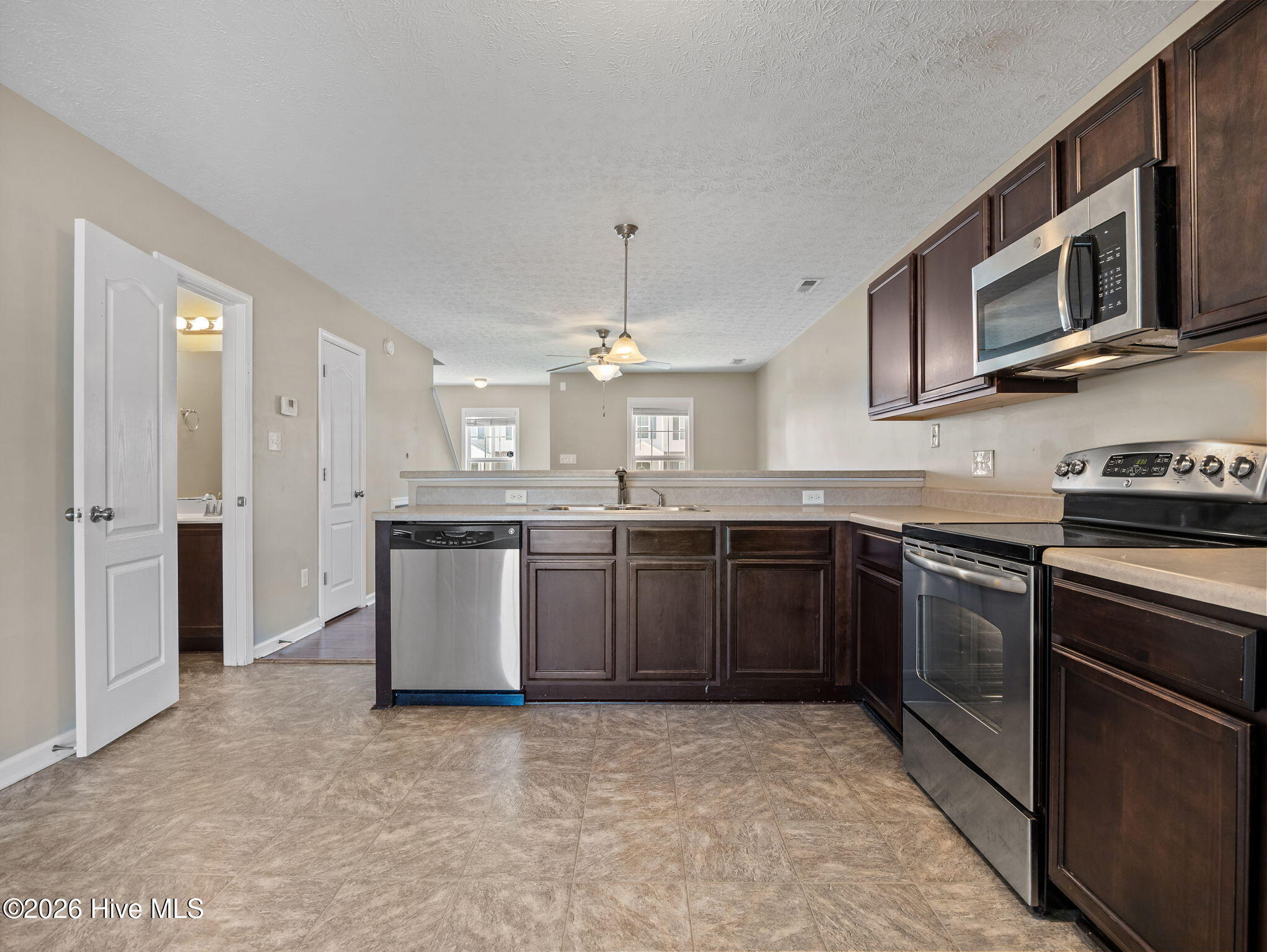 504 Cider Hill Road Jacksonville, NC 28546 - Photo 6 of 19 7ce53831-975d-4b72-92c4-2bba8ba7bb9e