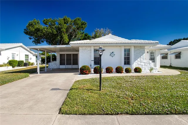 $1,990 | 3807 Joyce Drive, Bradenton, FL 34208