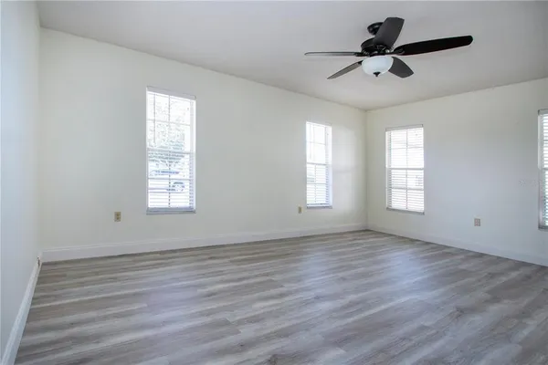 $1,990 | 3807 Joyce Drive, Bradenton, FL 34208