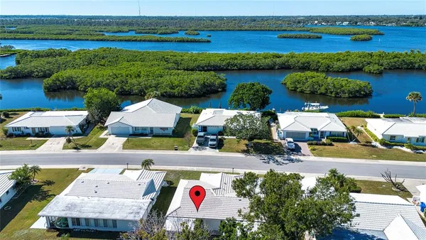 $1,990 | 3807 Joyce Drive, Bradenton, FL 34208