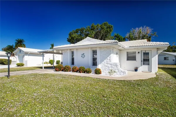 $1,990 | 3807 Joyce Drive, Bradenton, FL 34208