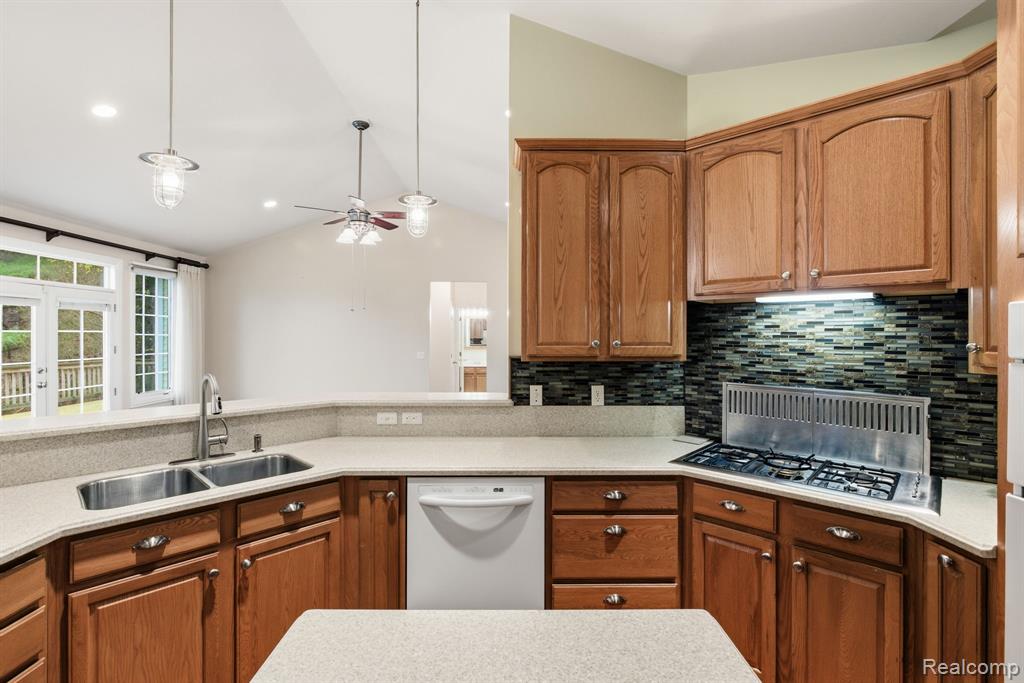 7669 Rynn Road Avoca, MI 48006 - Photo 10 of 46