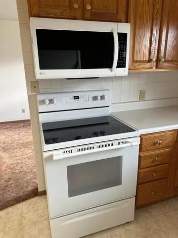 $185,000 | 803 East Washington Street, Le Roy, IL 61752