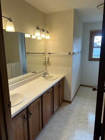 $185,000 | 803 East Washington Street, Le Roy, IL 61752