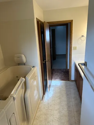 $185,000 | 803 East Washington Street, Le Roy, IL 61752