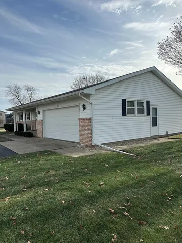 $185,000 | 803 East Washington Street, Le Roy, IL 61752