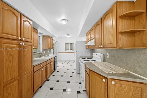 $650,000 | 733 North Rainbow Drive, Hollywood, FL 33021
