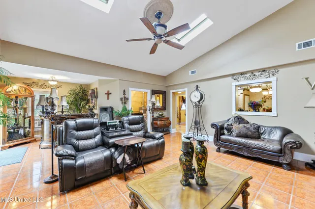 $250,000 | 609 West David Drive, Gulfport, MS 39503