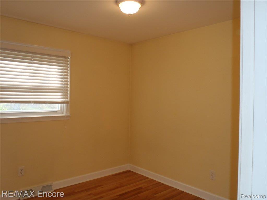 9050 Eaton Road Davisburg, MI 48350 - Photo 14 of 19 Bedroom 2