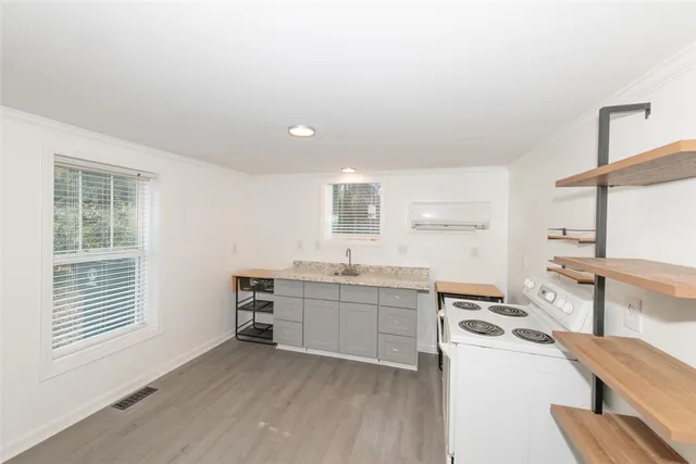 $460,000 | 15 Eastlan Drive, Greenville, SC 29607