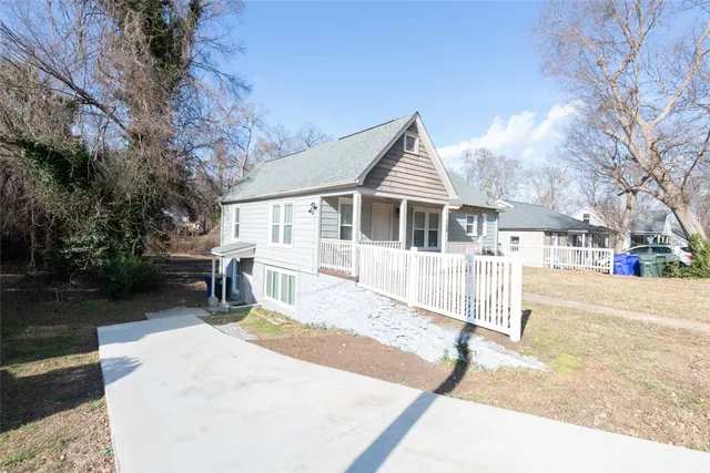 $460,000 | 15 Eastlan Drive, Greenville, SC 29607