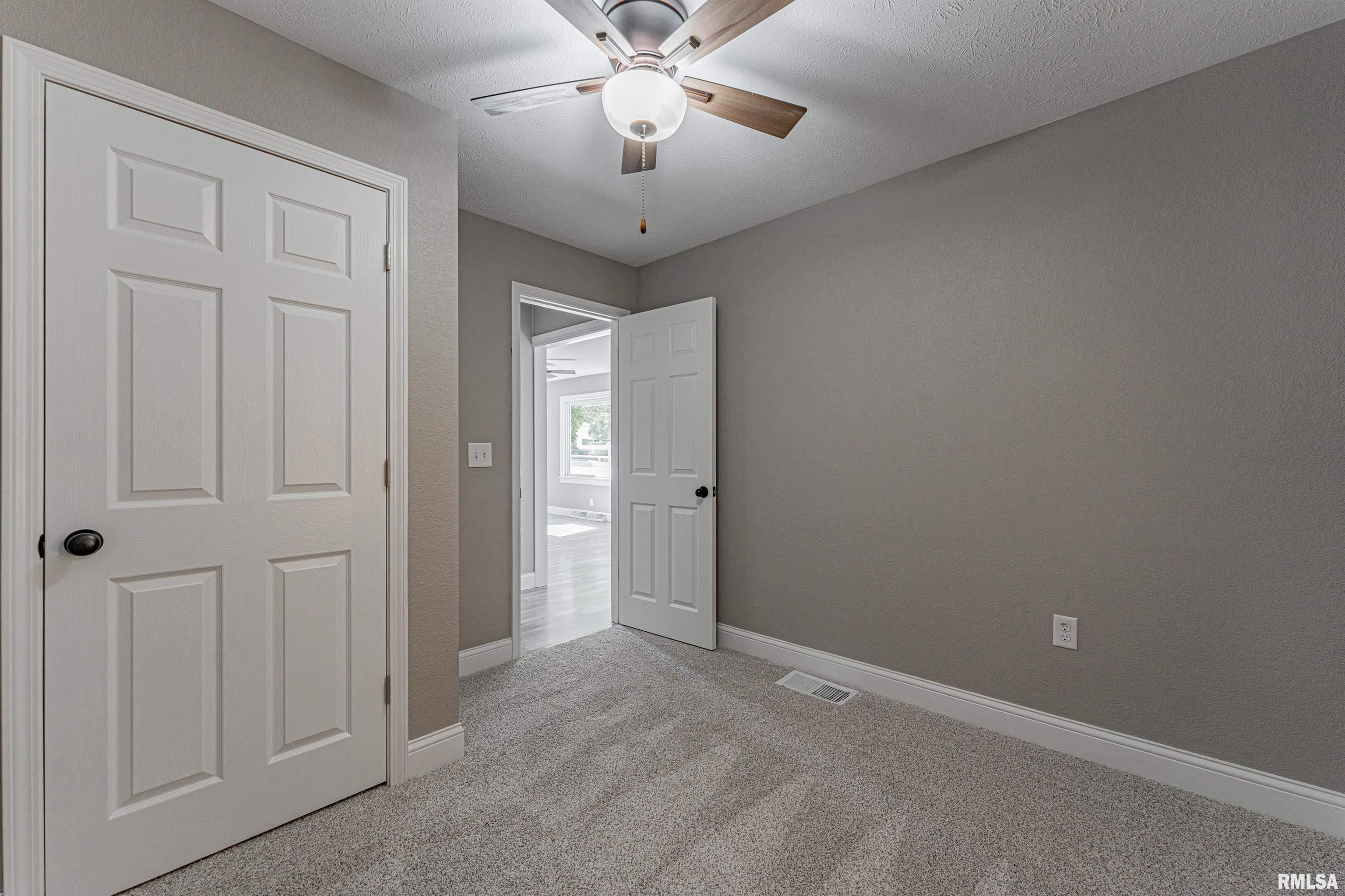 703 South Kickapoo Street Lincoln, IL 62656 - Photo 20 of 42