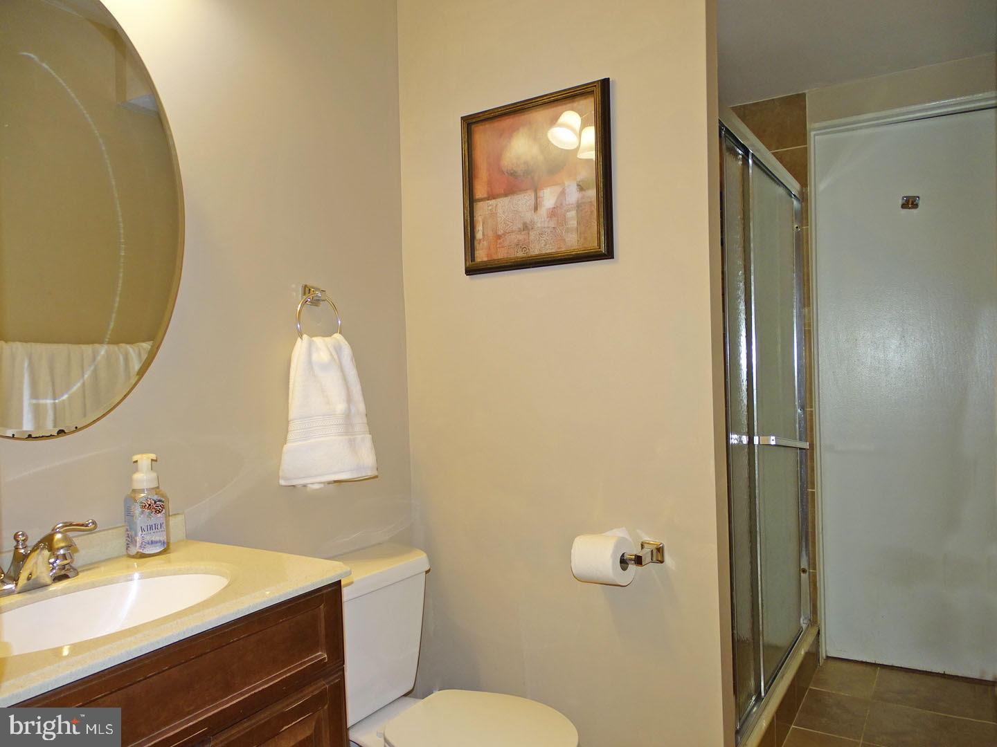 43 Iris Road Levittown, PA 19057 - Photo 15 of 25 Bathroom