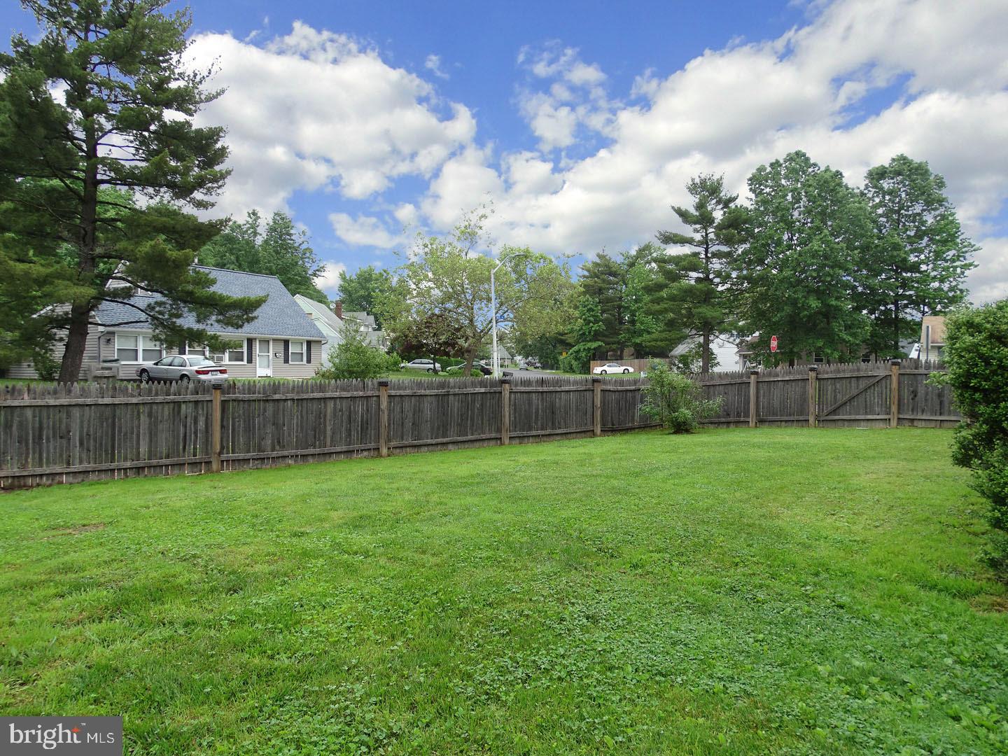 43 Iris Road Levittown, PA 19057 - Photo 25 of 25 Back Yard