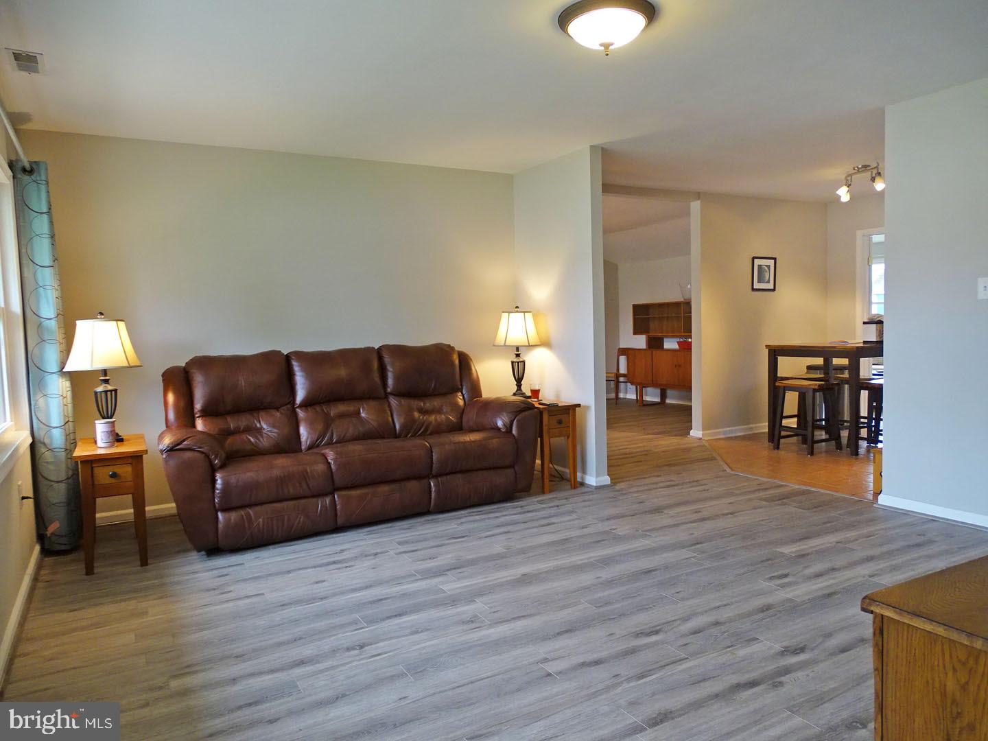 43 Iris Road Levittown, PA 19057 - Photo 5 of 25 Living Room