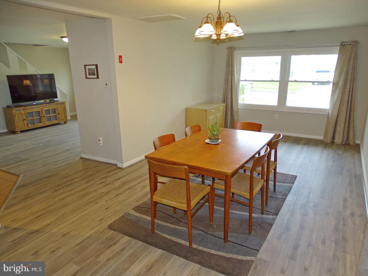 43 Iris Road Levittown, PA 19057 - Photo 7 of 25 Dining Room