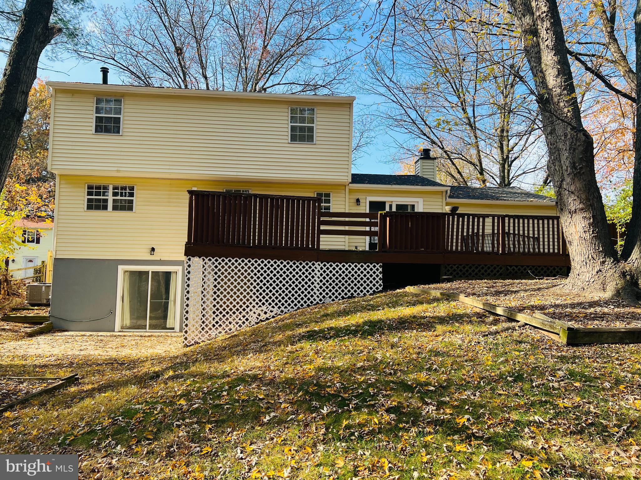 9112 Roundleaf Way Gaithersburg, MD 20879 - Photo 2 of 28