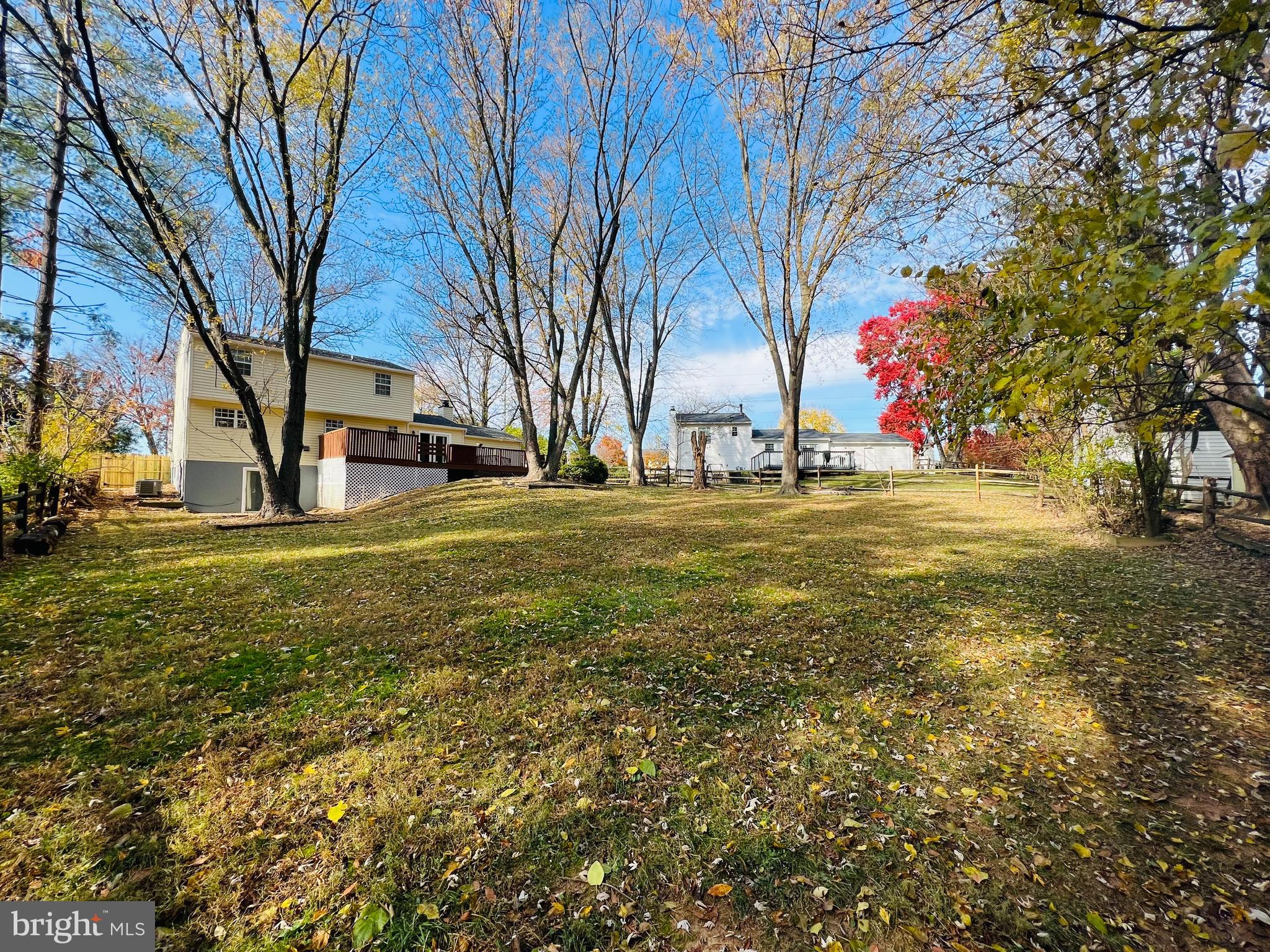 9112 Roundleaf Way Gaithersburg, MD 20879 - Photo 3 of 28