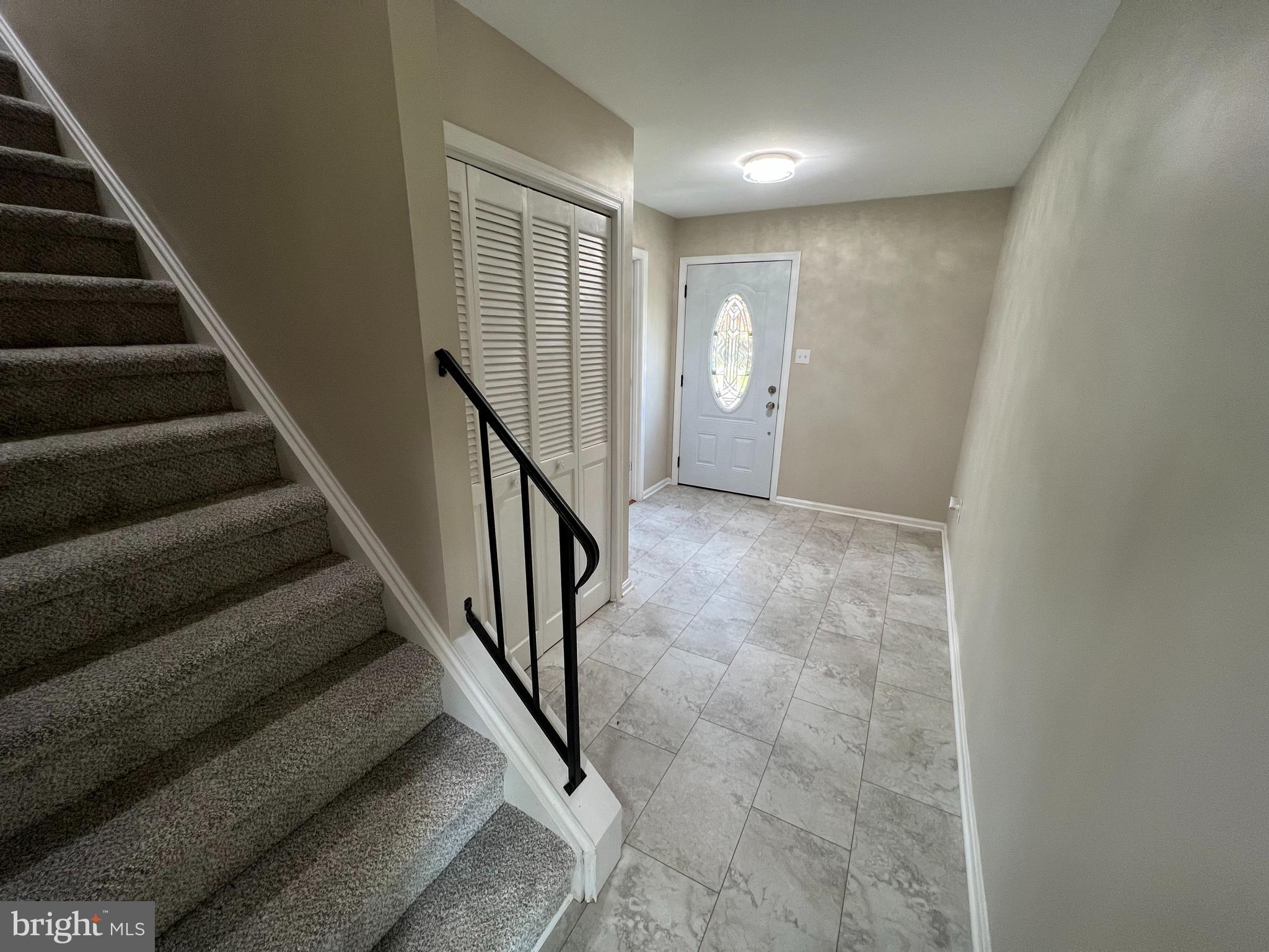 9112 Roundleaf Way Gaithersburg, MD 20879 - Photo 7 of 28