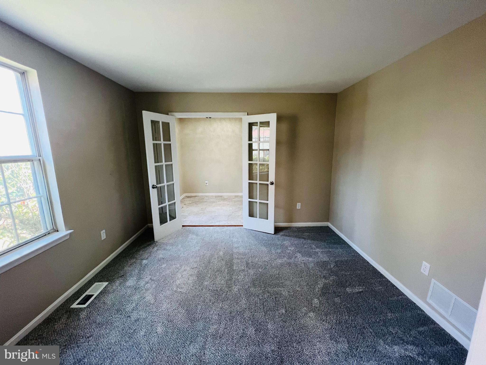 9112 Roundleaf Way Gaithersburg, MD 20879 - Photo 8 of 28