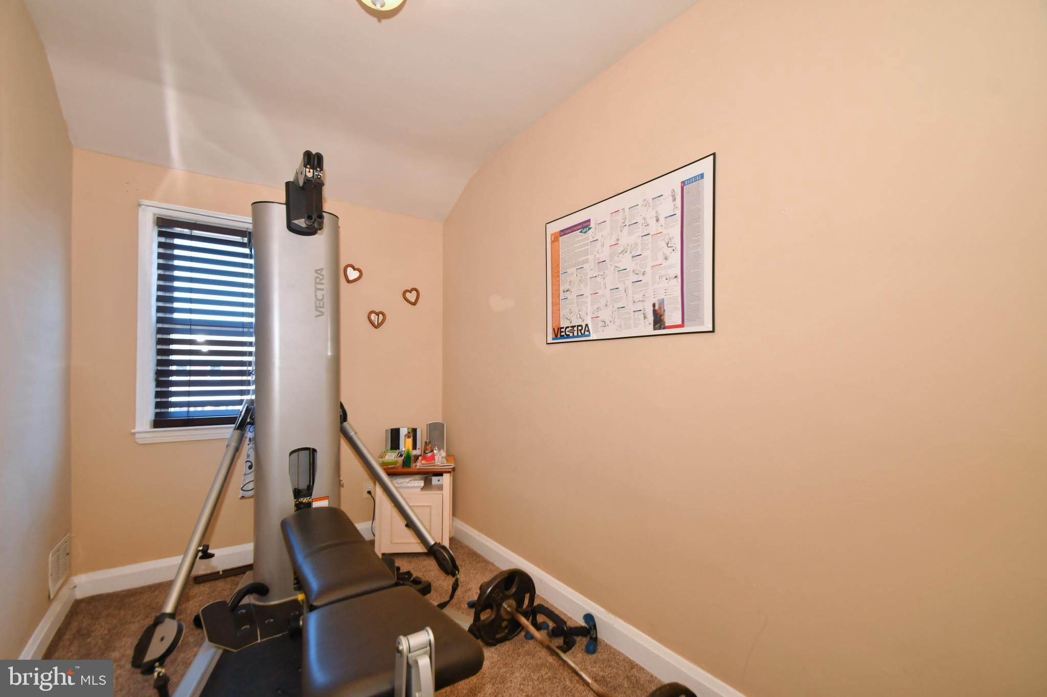 909 Arncliffe Road Baltimore, MD 21221 - Photo 21 of 35