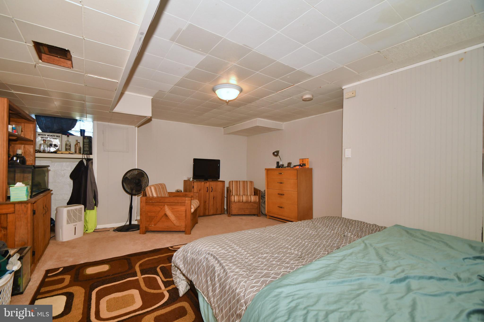 909 Arncliffe Road Baltimore, MD 21221 - Photo 5 of 35