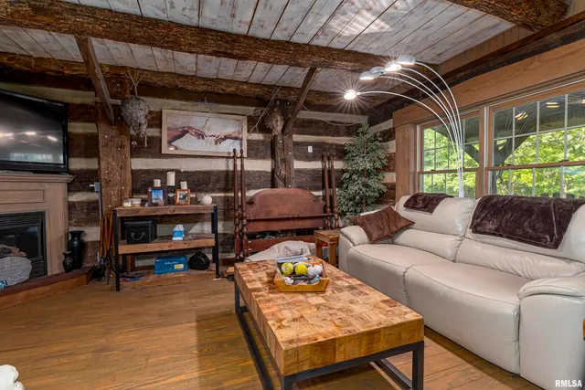 $289,000 | 220 Timber Ridge Lane, Jonesboro, IL 62952