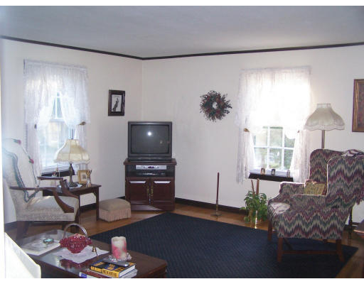 126 Holyoke Road Westfield, MA 01085 - Photo 11 of 24 Gallery Image 11