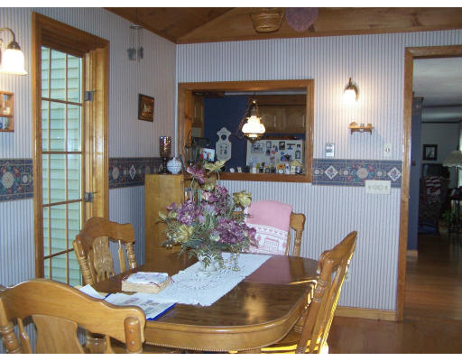 126 Holyoke Road Westfield, MA 01085 - Photo 3 of 24 Gallery Image 3