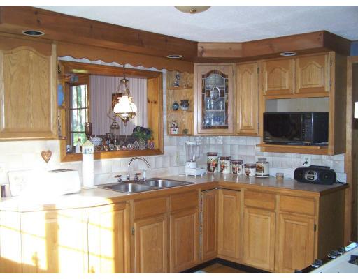 126 Holyoke Road Westfield, MA 01085 - Photo 6 of 24 Gallery Image 6