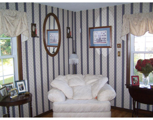 126 Holyoke Road Westfield, MA 01085 - Photo 8 of 24 Gallery Image 8