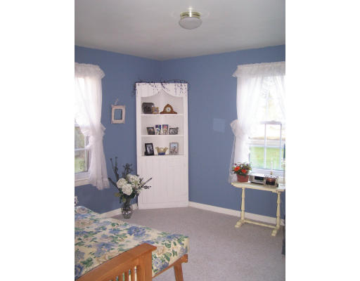126 Holyoke Road Westfield, MA 01085 - Photo 9 of 24 Gallery Image 9