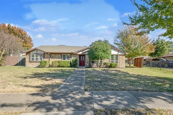 $415,000 | 2304 Twilight Circle, Plano, TX 75093