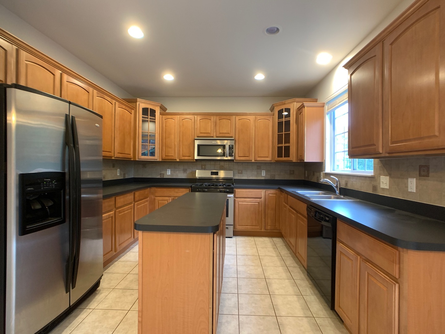 632 Declaration Lane Aurora, IL 60502 - Photo 5 of 12
