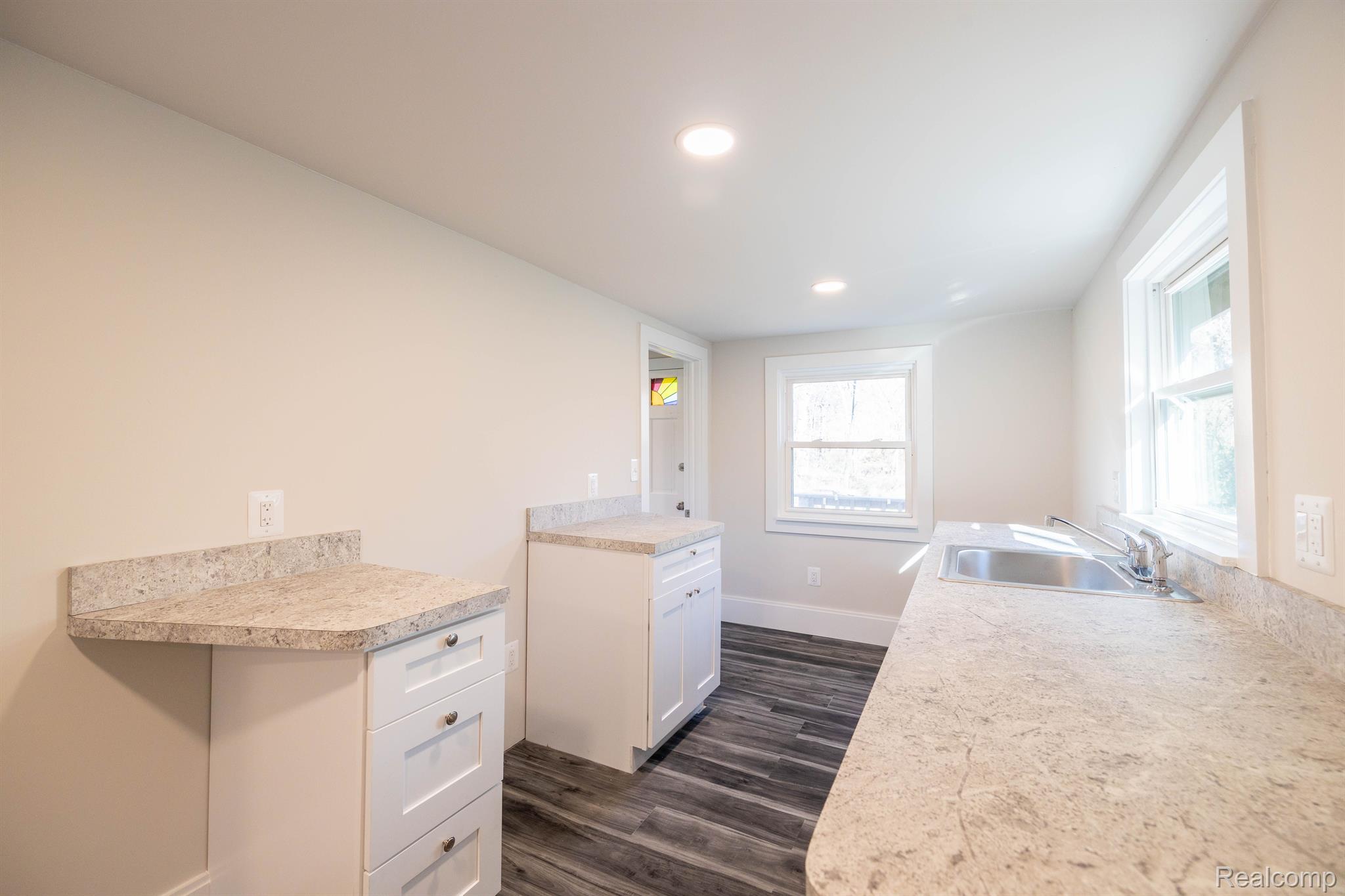41380 Utica Road Sterling Heights, MI 48313 - Photo 12 of 22 Gallery Image 12