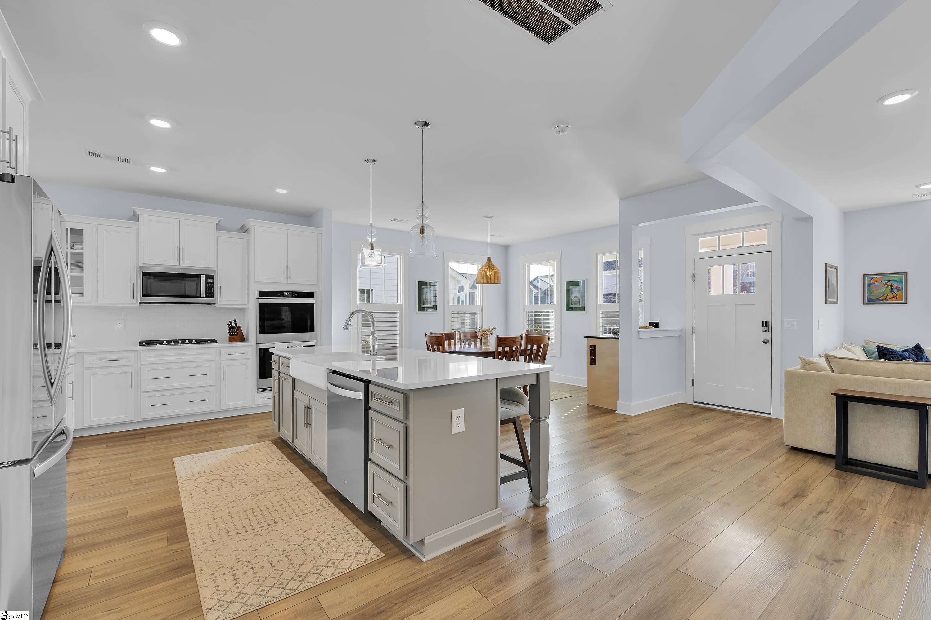 125 Kirkstone Drive Greenville, SC 29607 - Photo 14 of 33