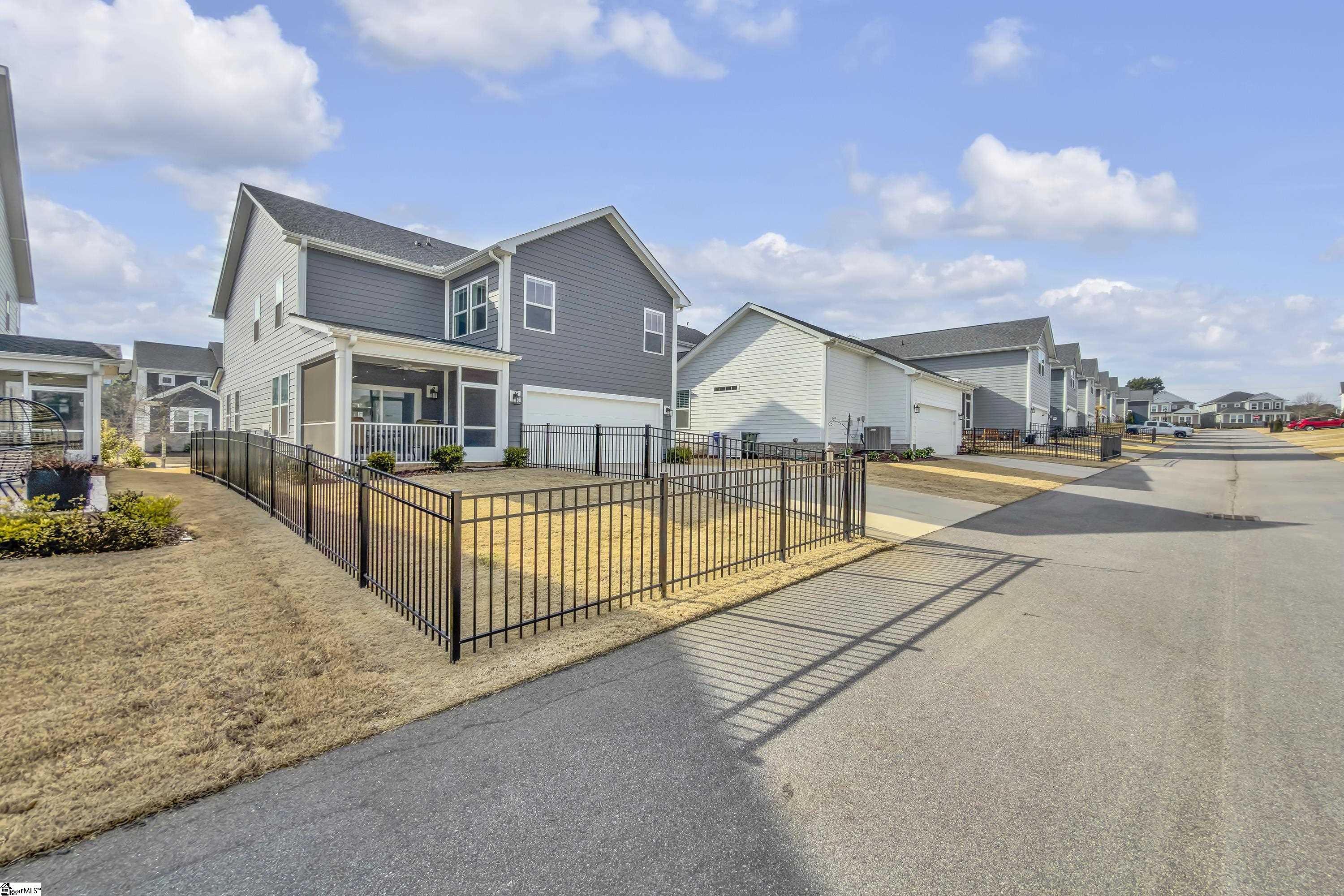 125 Kirkstone Drive Greenville, SC 29607 - Photo 7 of 33