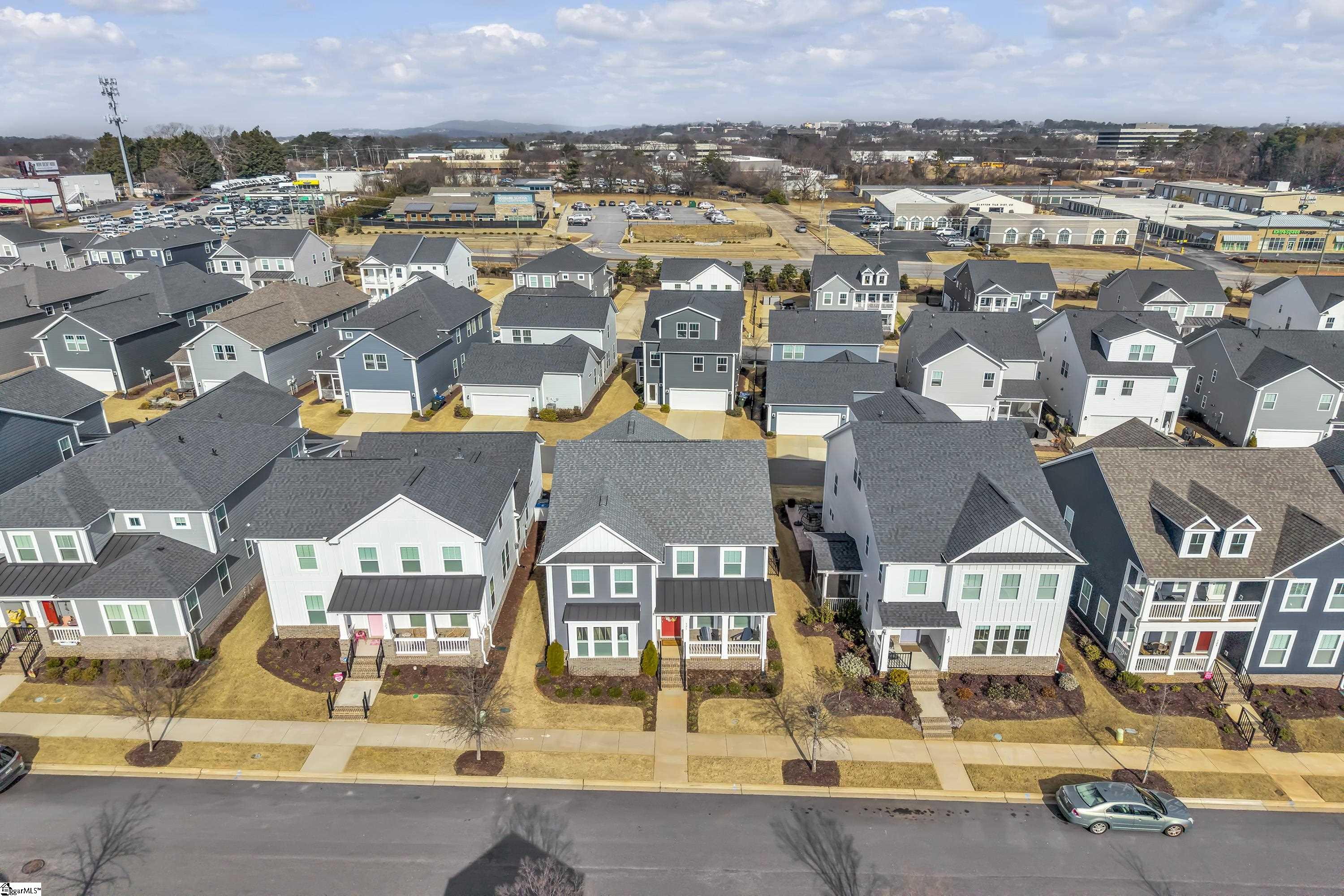 125 Kirkstone Drive Greenville, SC 29607 - Photo 10 of 33