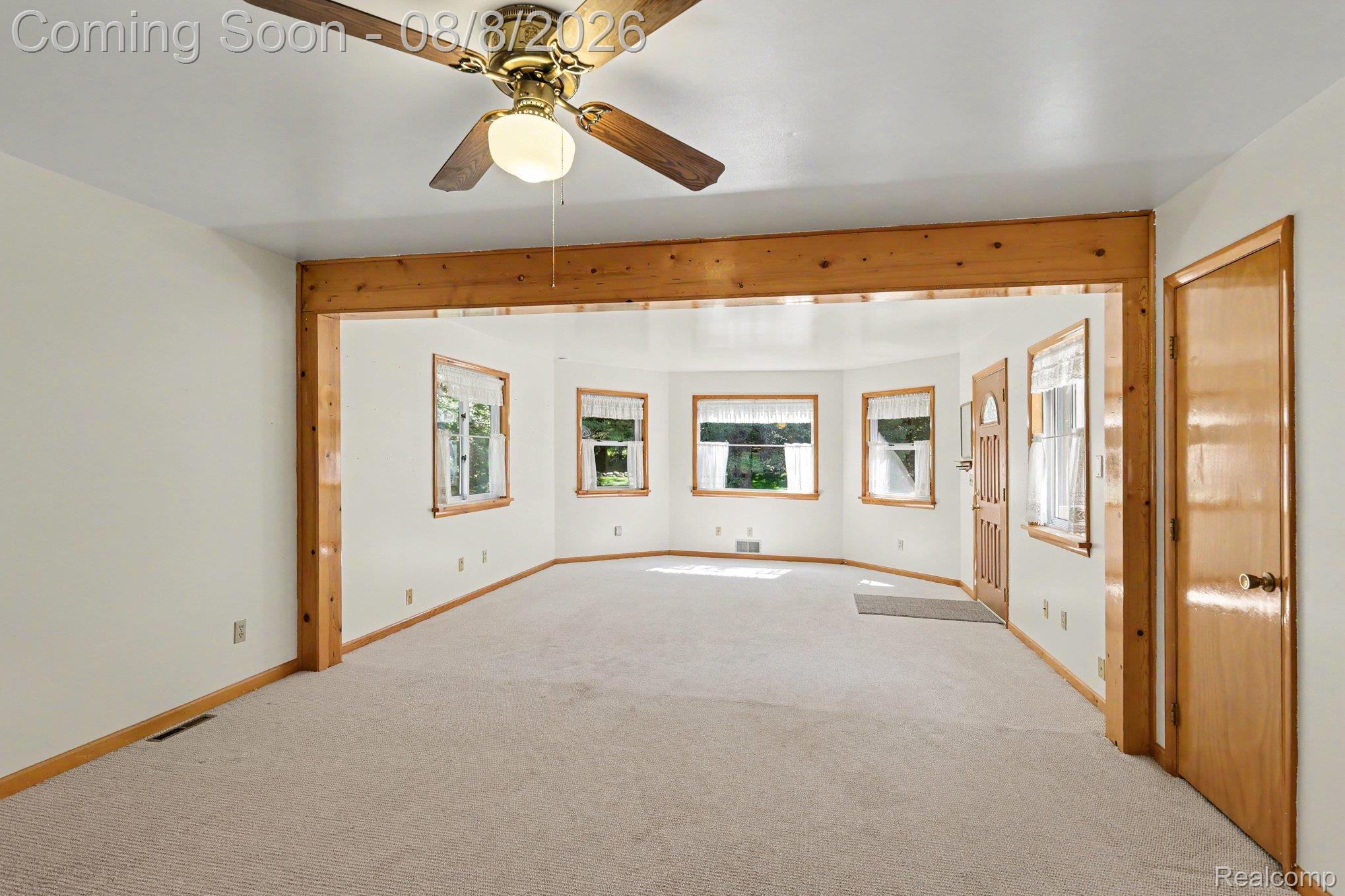 6095 North Tipsico Lake Road Holly, MI 48442 - Photo 4 of 23 005_file_7718.jpg