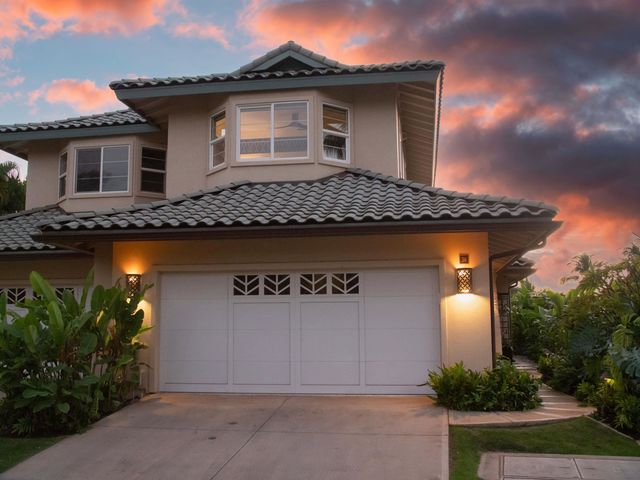 a view of an entryway of the house