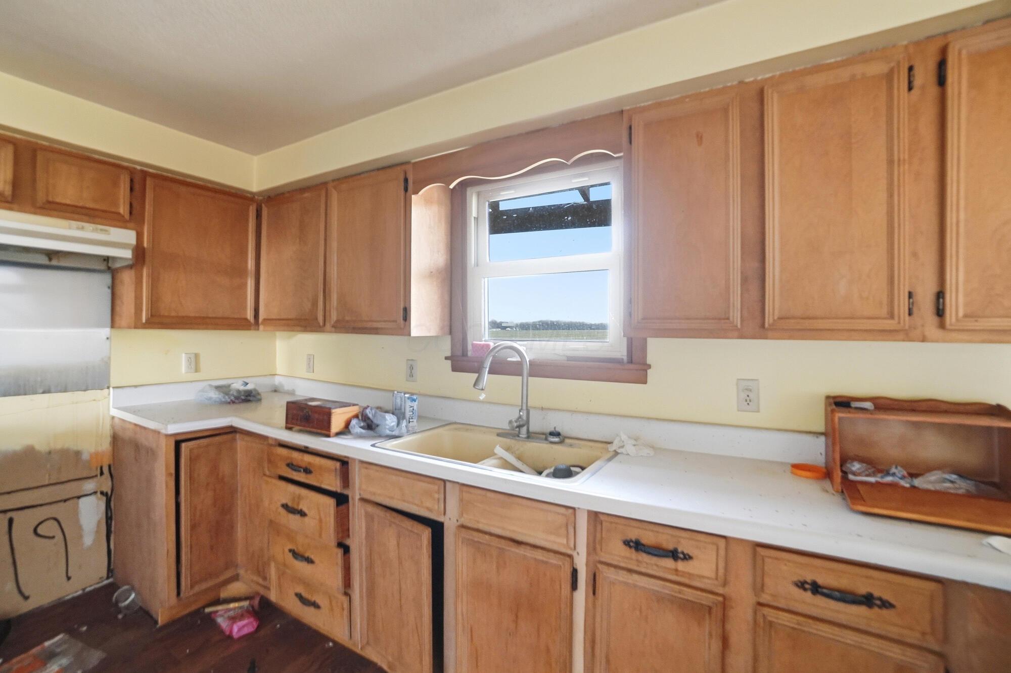 9750 Middle Point Road Van Wert, OH 45891 - Photo 14 of 44 014
